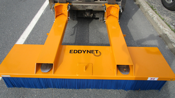 Eddynet Front Mount Straight Brush Attachment for Forklifts.